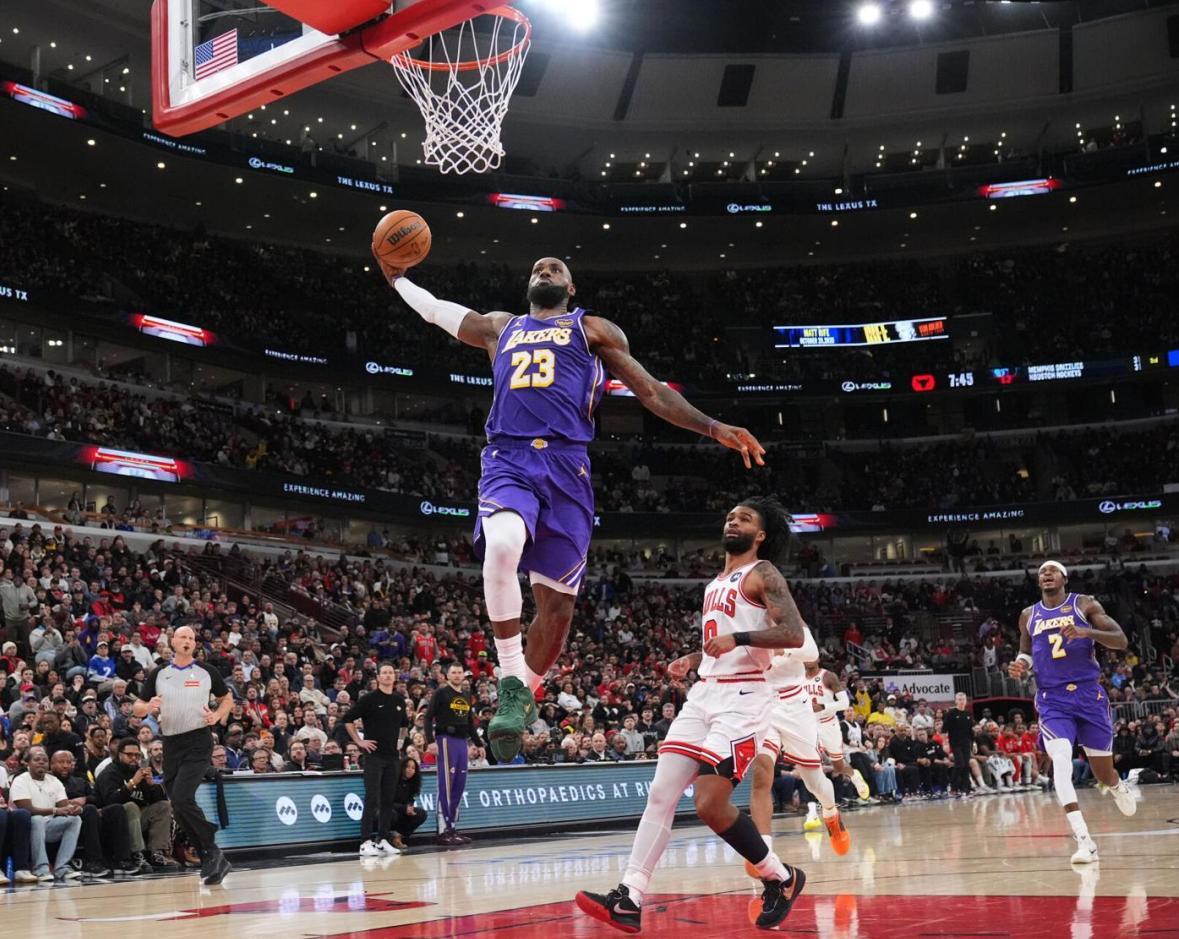 天天盈球-詹姆斯24+5创NBA历史第1神迹！东契奇46+7+11+8记3分刷爆纪录